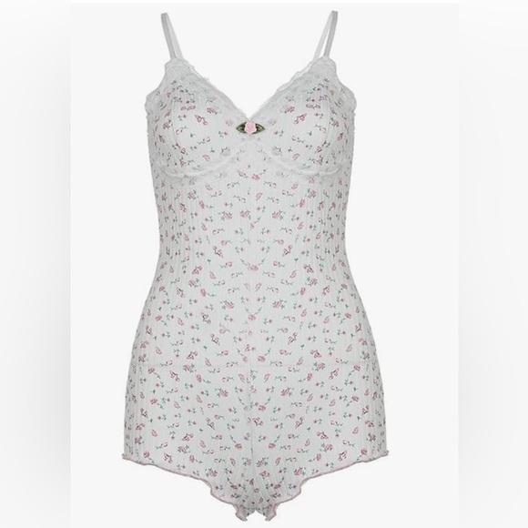 White Coquette Floral Lace Trim V-Neck Cami Romper - Sz. M - Picture 2 of 11